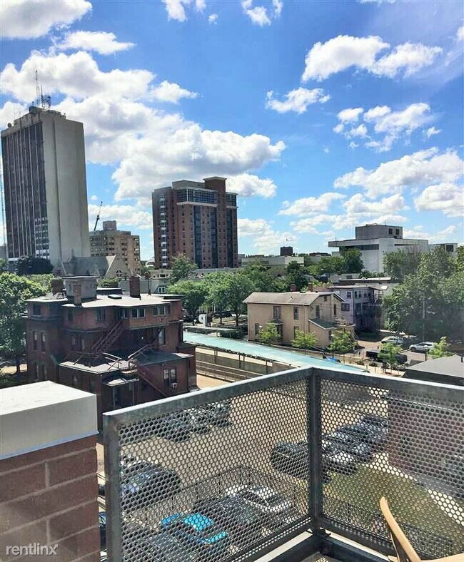Building Photo - 2 br, 2 bath Condo - 322 E Liberty St Apt 19