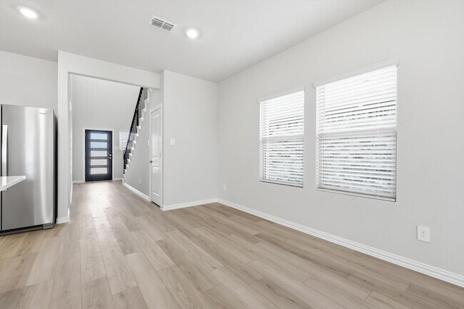 Foto del edificio - 5611 Chasewood Dr