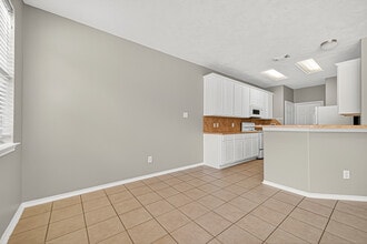 Building Photo - 110 N Burberry Park Cir