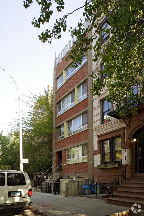 Foto del edificio - 239 E 7th St