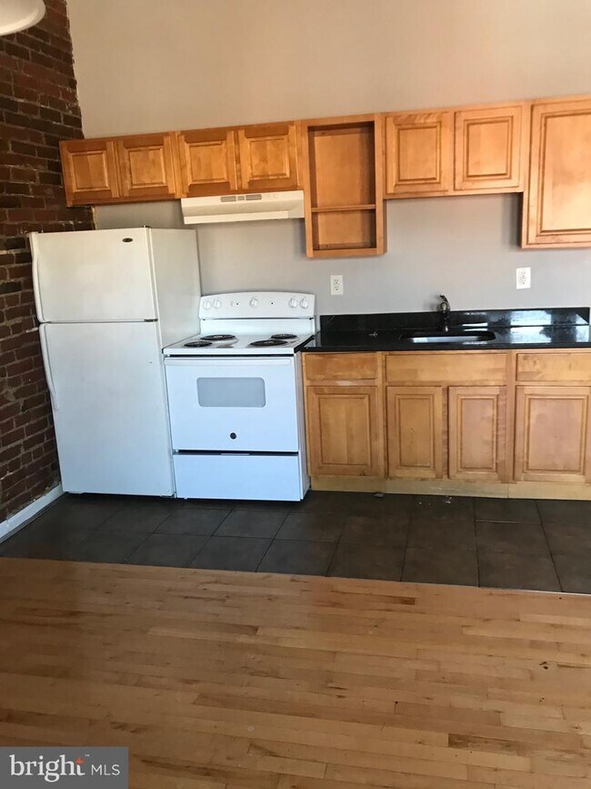 Building Photo - 3163 Frankford Ave