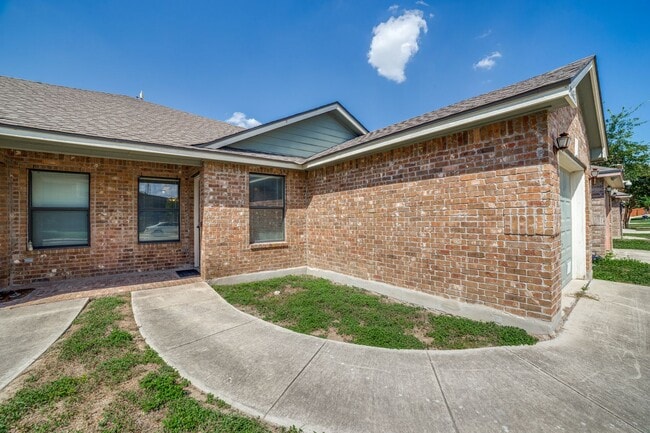 Building Photo - 11443 Creek Eagle