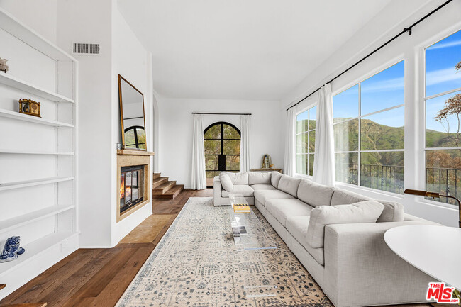 Foto del edificio - 2382 Live Oak Meadows Rd
