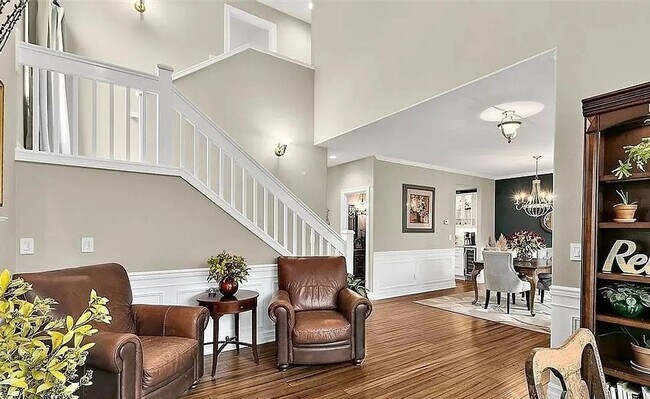 Building Photo - Elegant four-bedroom home located in desir...