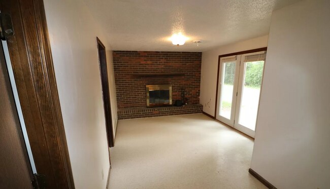 Building Photo - 824-826 Dondee