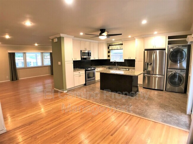 Building Photo - 4727 Collis Ave