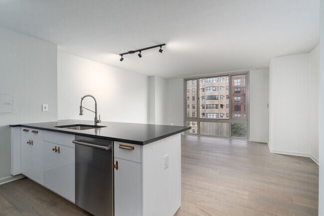 Foto del edificio - Elegant newly Renovated 1 BR apartment