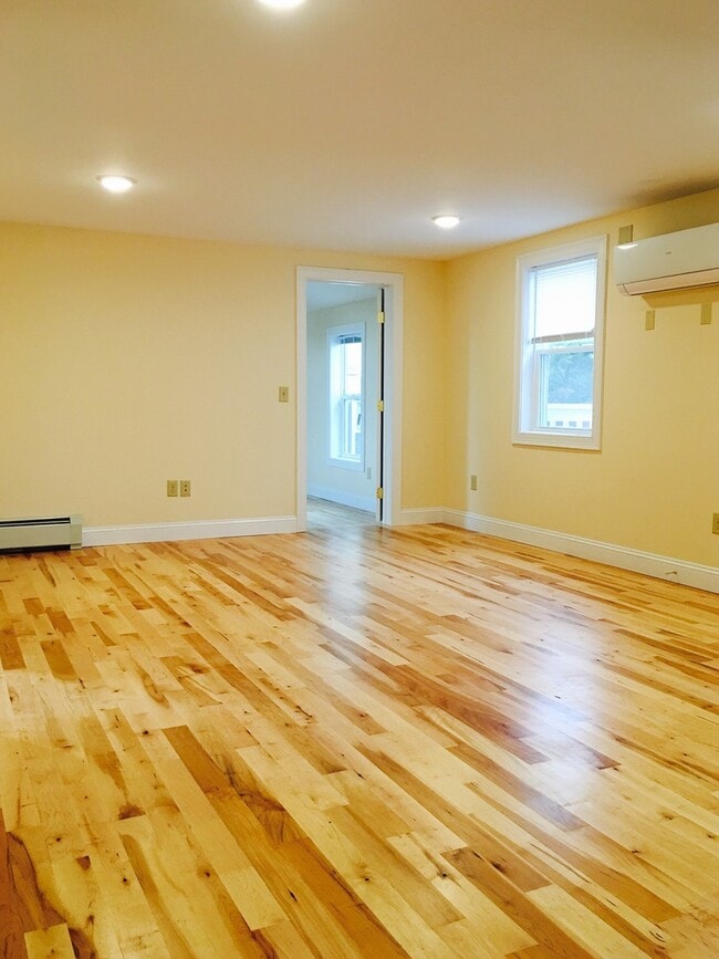 Photo - 158 North St Apartment