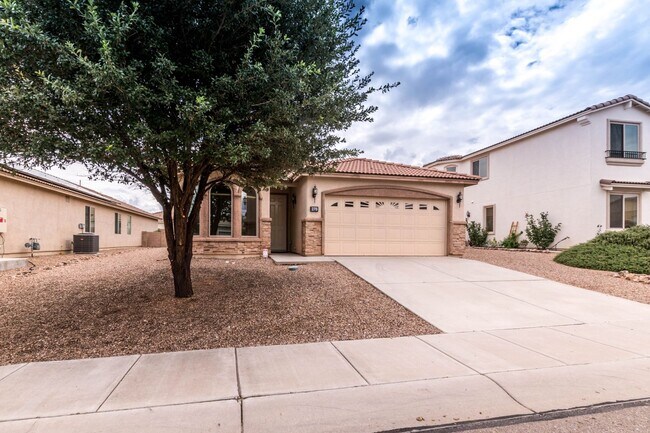 Building Photo - Stunning 4-Bedroom, 2-Bathroom home with Central A/C and a spacious 2 Car Garage!