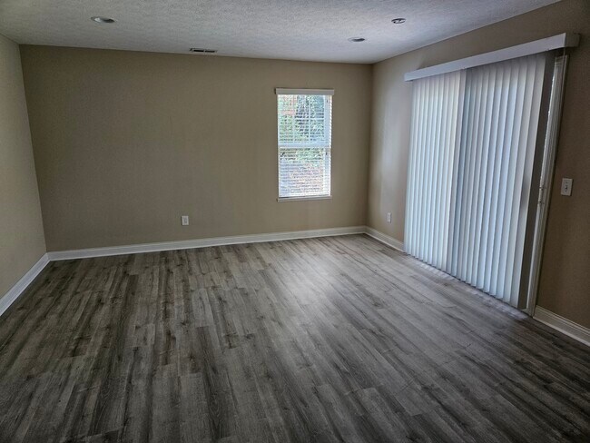 Lower Level Room - 2755 Acarie Dr