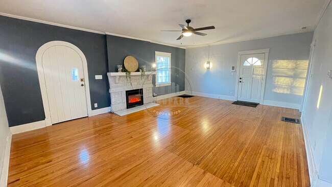 Building Photo - 1341 Meridian St