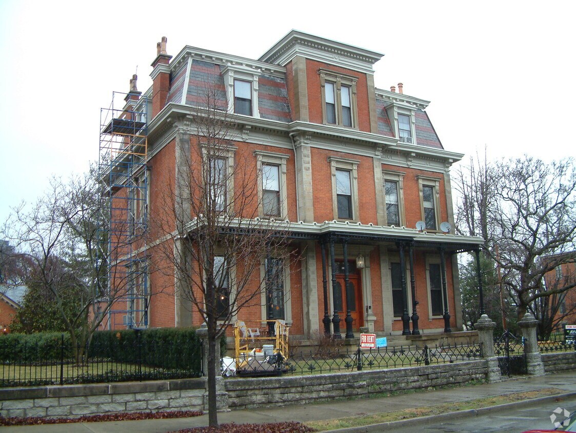 Primary Photo - 326 E 2nd St