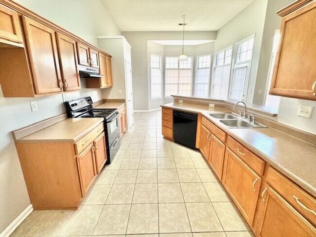 Foto del edificio - Now Leasing a Recently Renovated Home In a...