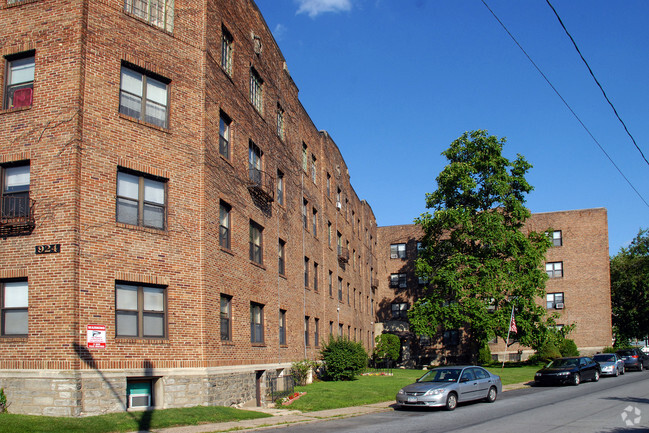 Building Photo - Springton Manor Apartments