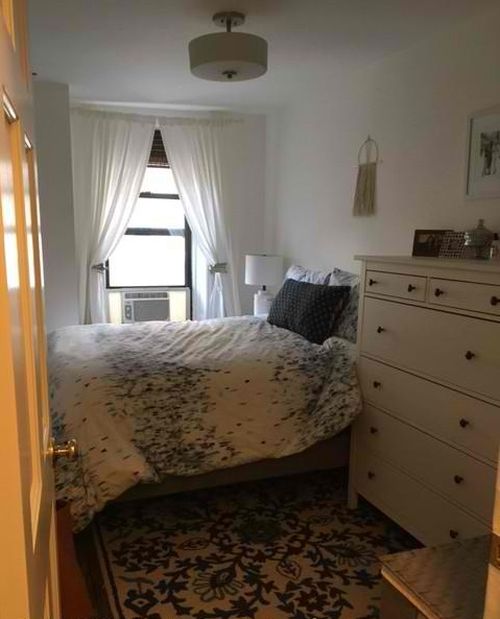 Building Photo - 327 W 47th St