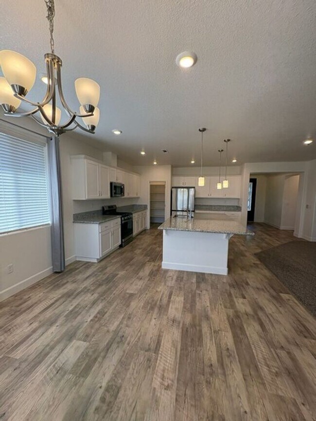 Foto del edificio - Spacious Four Bedroom off the Golf Course in Fernley