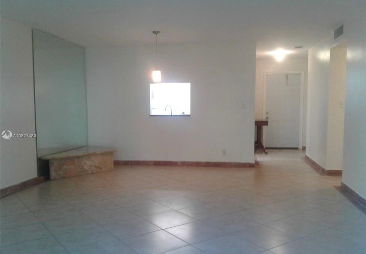 233 NE 14th Ave Unit Apt 101, Hallandale Beach, FL 33009 Condo for