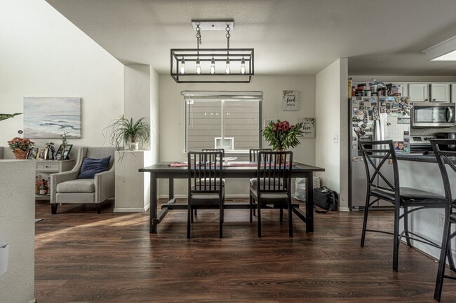 Foto del edificio - 2218 Streambank Dr