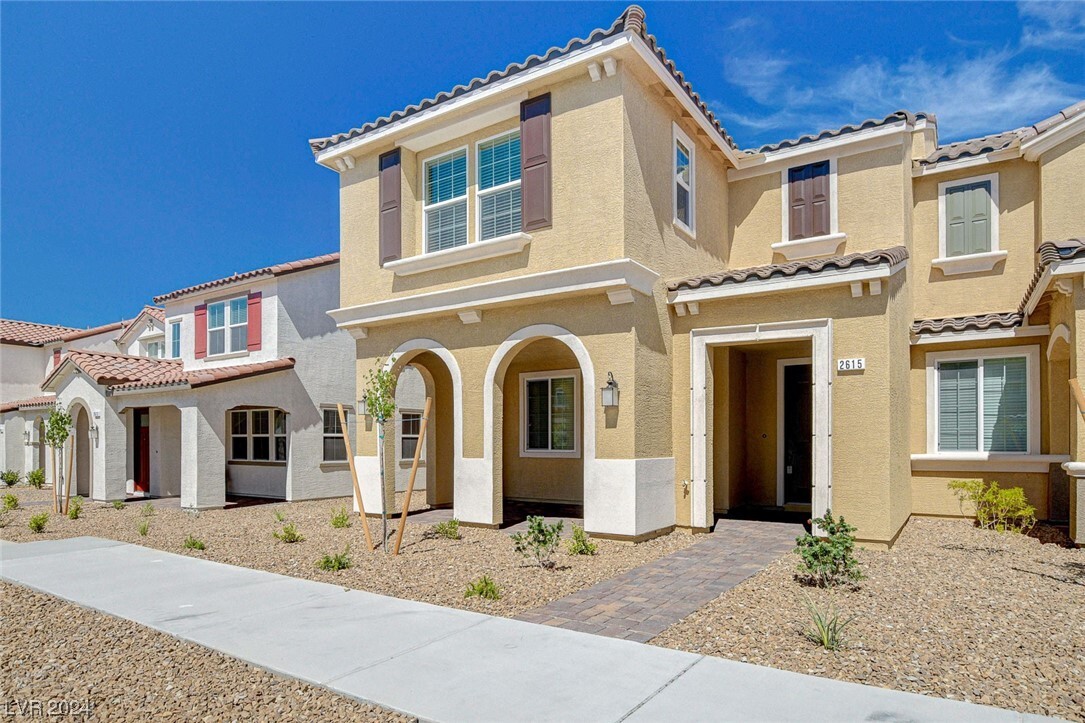 Foto principal - 2615 Esposende St