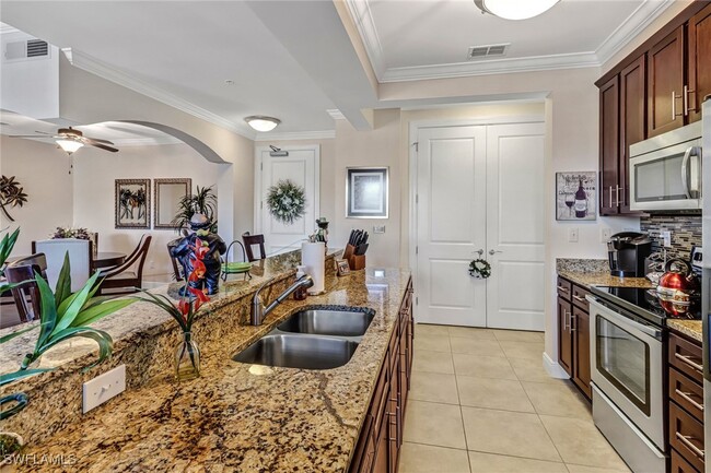 Building Photo - 23161 Fashion Dr