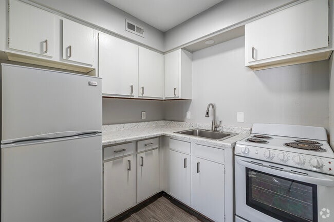 1BD, 1BA - 650SF - Secor Flats
