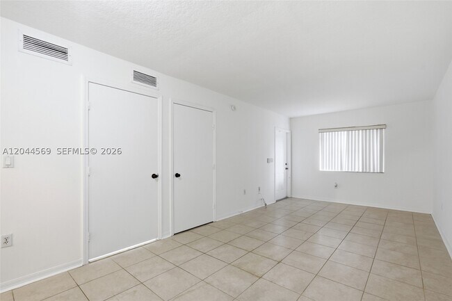 Foto del edificio - 1251 SE 29th St
