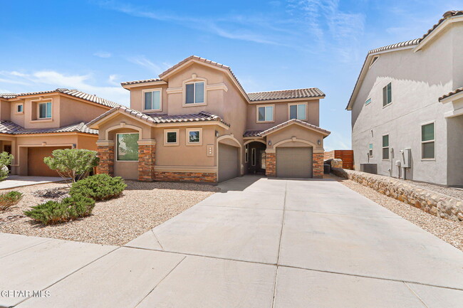 Building Photo - 405 Saltford Pl