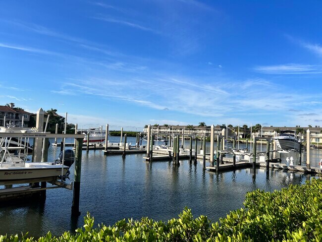 Foto del edificio - 4303 Spinnaker Cove Ln