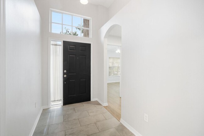 Building Photo - Beautifully Updated 3BR/2BA Home in Desira...