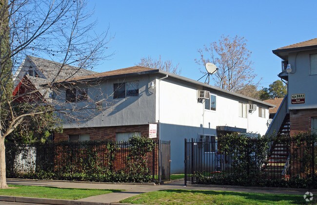 Foto del edificio - 3641-3643 2nd Ave