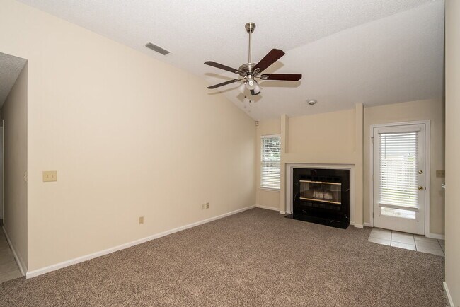 Building Photo - 407 Rolling Rock Ct