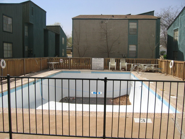 Piscina - Heritage House Apartments