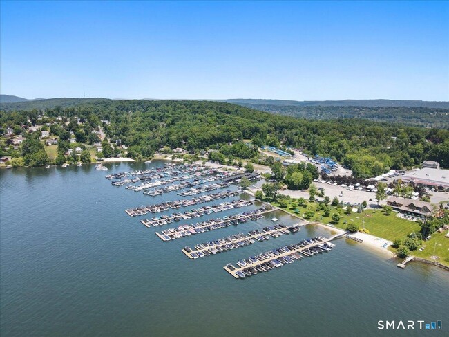 Building Photo - 5 Main Dr