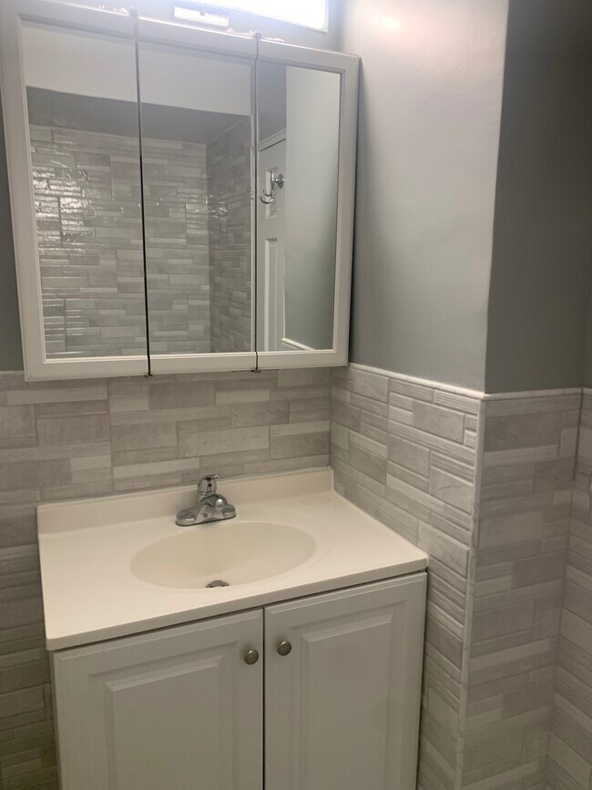 Bath Room - 1160 E 86th St