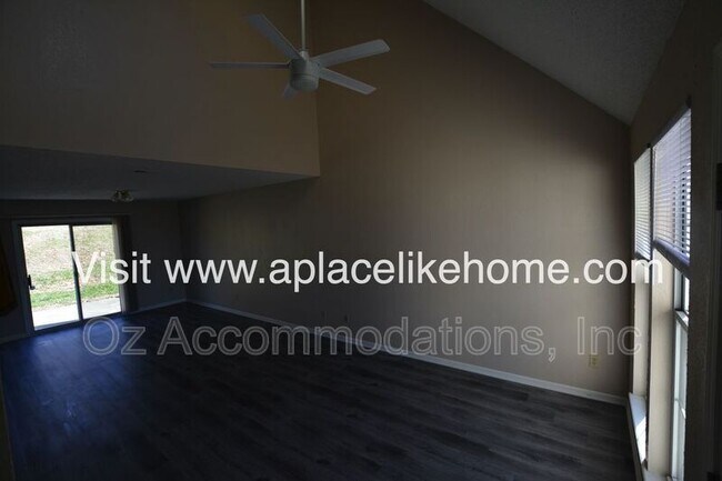 Foto del edificio - 834 Walker Ct