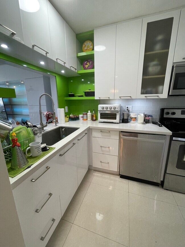 Photo - 2899 Collins Ave Apartment