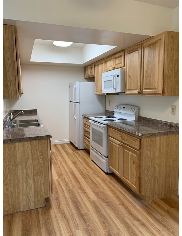 Building Photo - 2241