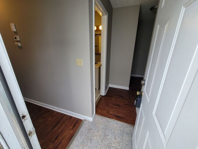 Building Photo - **Deposit Special $500** 1024 Franklin St ...