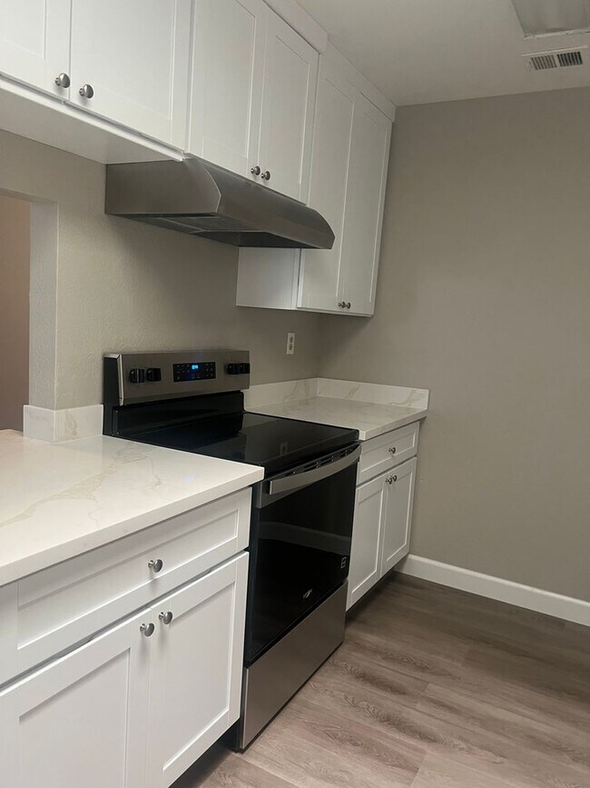 Foto del edificio - 3bd Duplex