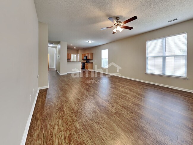 Foto del edificio - 60 Creek Bend Dr