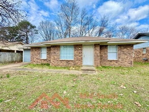 Building Photo - 3600 Pembrook Dr