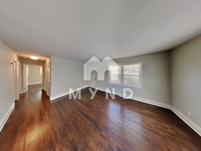 Building Photo - 4826 Holbrook Dr
