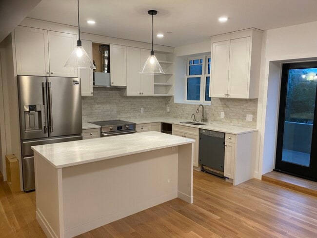 new appliances - 1591 Haywood Av