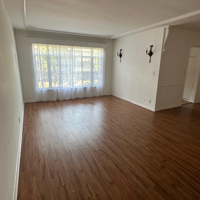 Foto del edificio - 1648 Ogden Dr