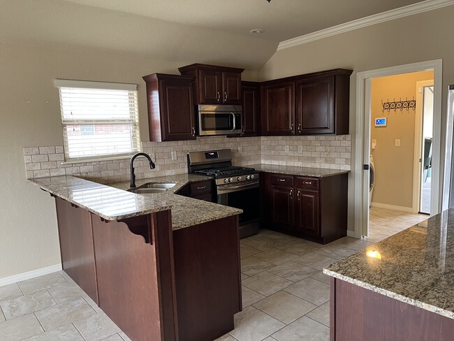 Building Photo - 2962 W Tiger Eye Dr