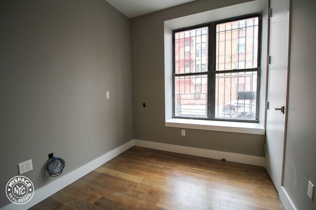 Building Photo - 437 Throop Ave