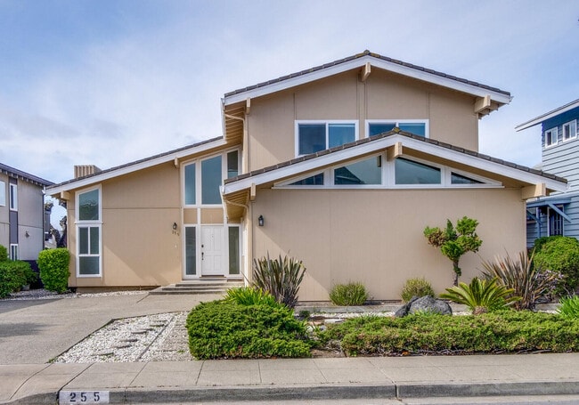 Building Photo - 255 Shearwater Is