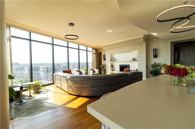 Building Photo - 2233 Peachtree Rd NE