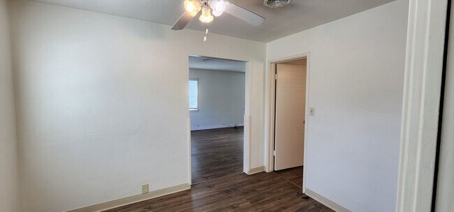 Building Photo - 804-808 H Ave.