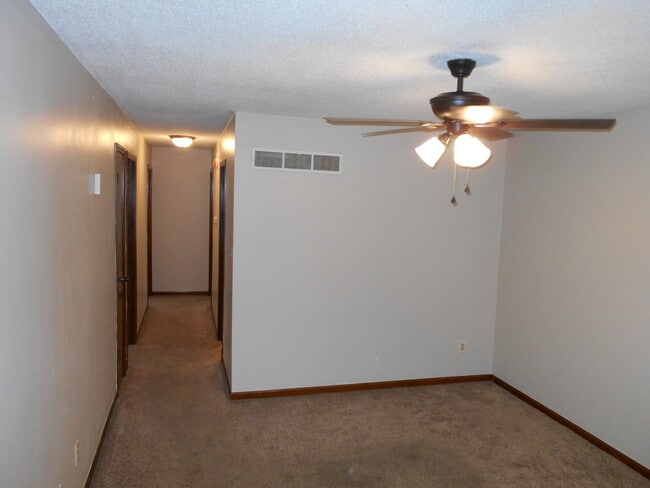Building Photo - Independence Duplex